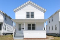 Building Photo - 209 Lakeview Ave