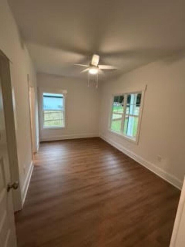 Building Photo - "Brand New Construction" 1 mile from Campus and Downtown