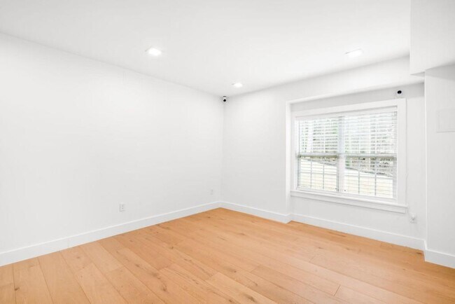 Building Photo - 1046 Wiley Bridge Rd