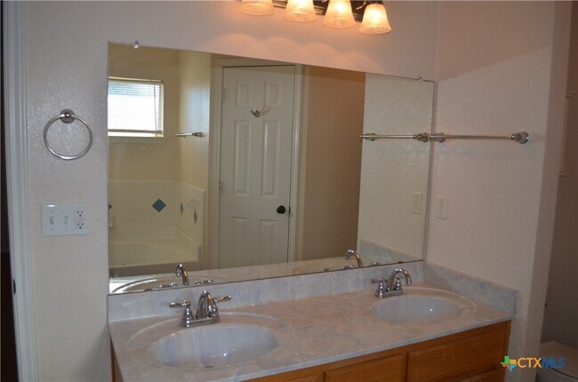 Building Photo - 4902 Slate Ct