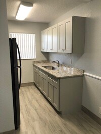 Building Photo - 1611 Green Ln