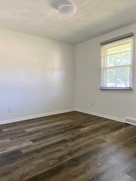 One of the bedrooms - 316 Sheridan Dr