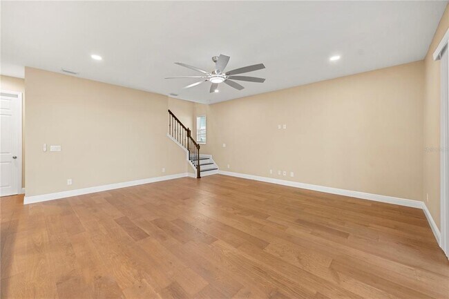 Building Photo - 2049 Heart Lk Dr