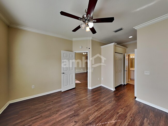 Building Photo - 823 Springwood Cir