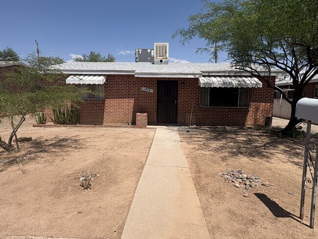 Building Photo - Centrally located Gem for rent