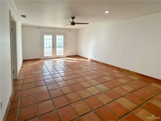 Building Photo - 21 1st Ln Ct