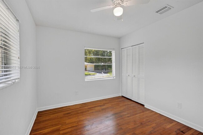 Building Photo - 6629 SW 65th St