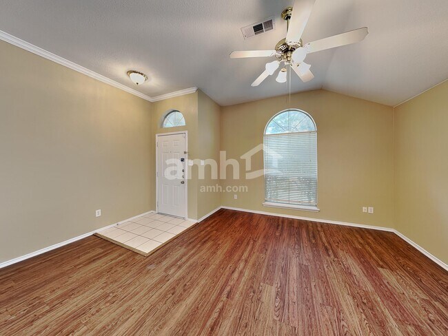 Building Photo - 432 Round Rock Rd