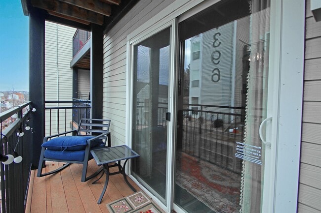 Building Photo - 1384 Hunters Rd