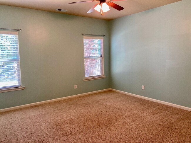Building Photo - Spacious Grovetown Home