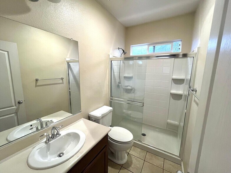 Primary Photo - 1335 Hadley Dr