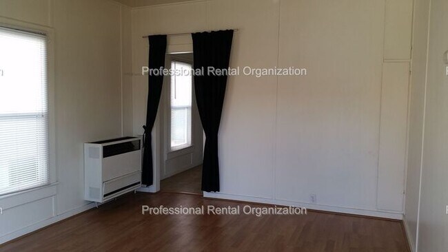 Building Photo - Downtown Charmer In the Heart of It ALL ! COMING SOON !
