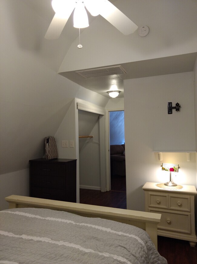 same bedroom - 4633 S Wilson Blvd