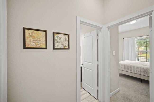 Building Photo - 6002 Daggerwing Wy