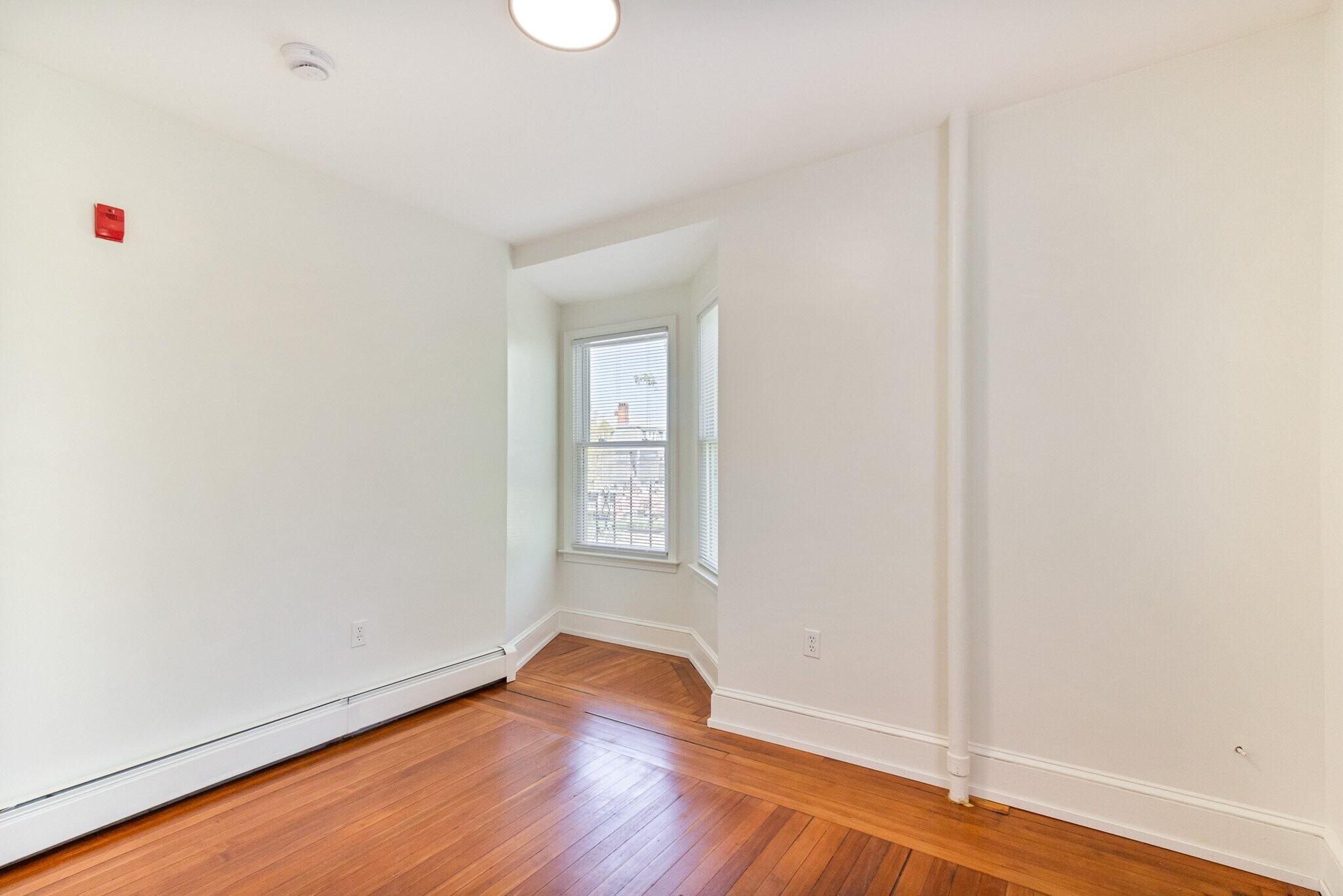 Building Photo - 169 Waterman St