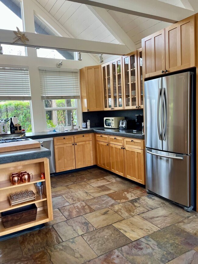 Building Photo - St. Helena Home on Cul-de-Sac with Creeksi...