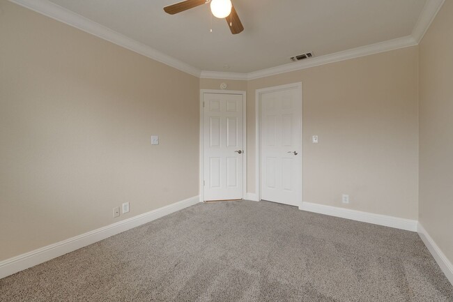 Building Photo - 3-Bed, 2.5-Bath Antelope Home with Vaulted Ceilings & Spacious Yard
