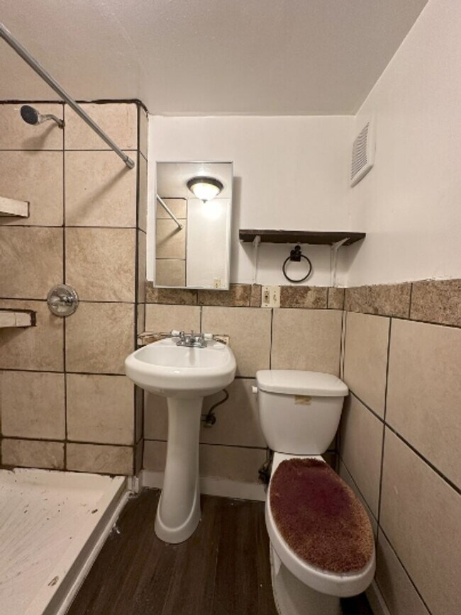 Building Photo - 159 Lark St