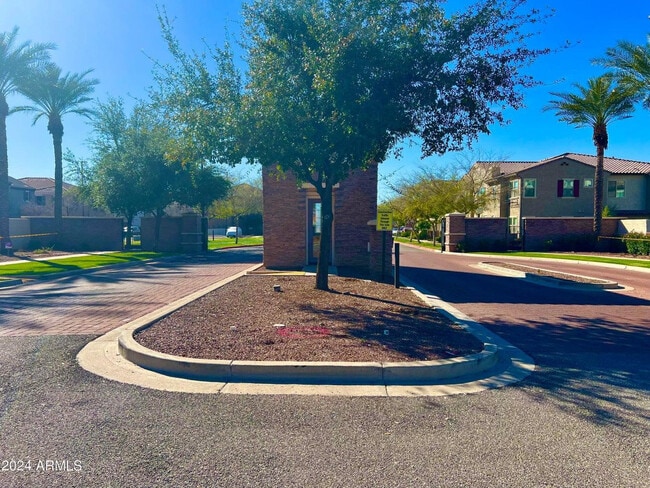 Building Photo - 2771 S Pewter Dr