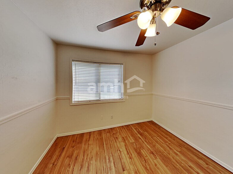 Building Photo - 9107 E Fairfield St