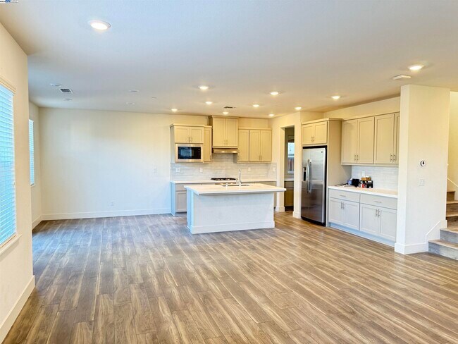 Building Photo - 1802 Paloma Ct