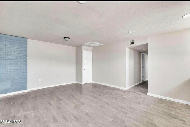 Building Photo - 8827 Mt Elbert Dr
