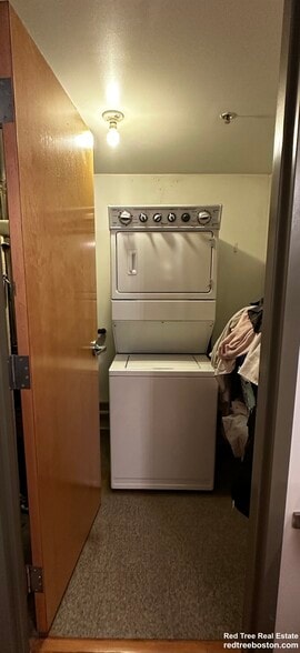 Building Photo - 150 Porter St