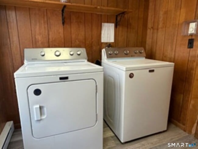 Building Photo - 252 Main St