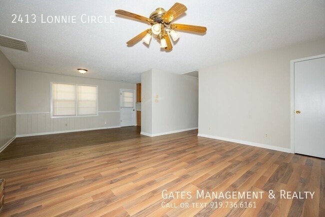 Building Photo - 2413 Lonnie Cir S