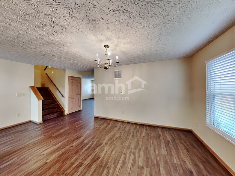 Building Photo - 6038 Platinum Dr