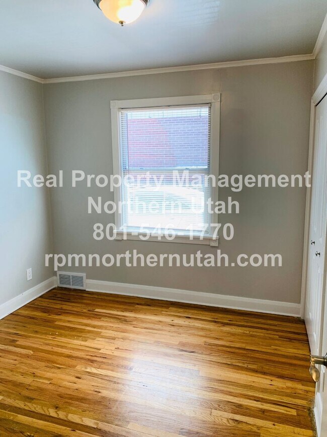 Building Photo - Beautiful 4 Bed 2 Bath Ogden Home Coming S...