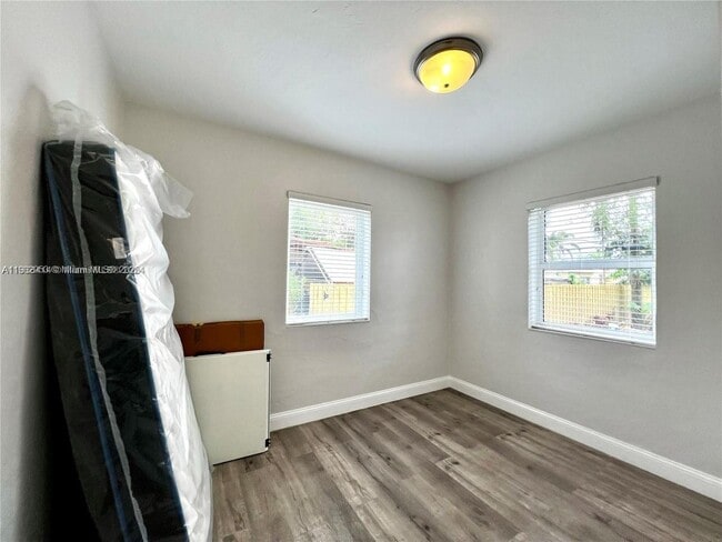 Building Photo - 5924 SW 41st St