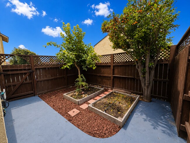 Building Photo - 7313 Unicorn Cir