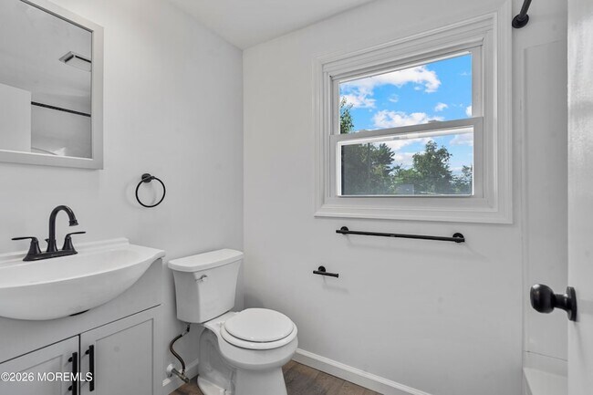 Building Photo - 8 Holton Ln
