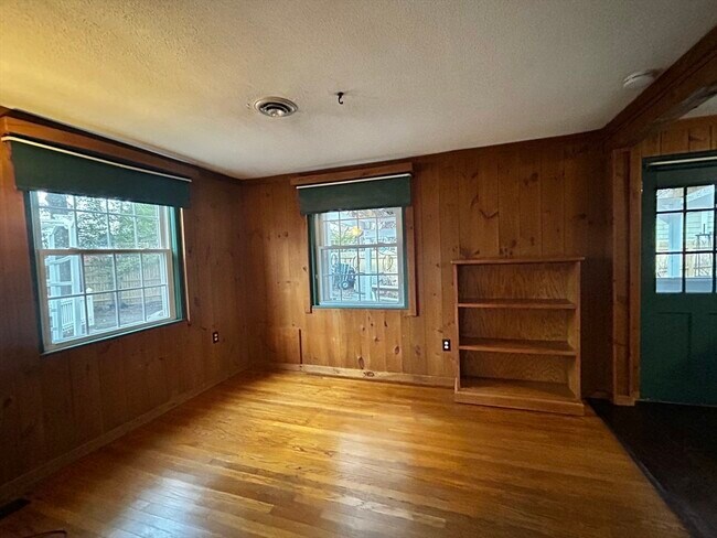 Building Photo - 6 Long Farm Terrace