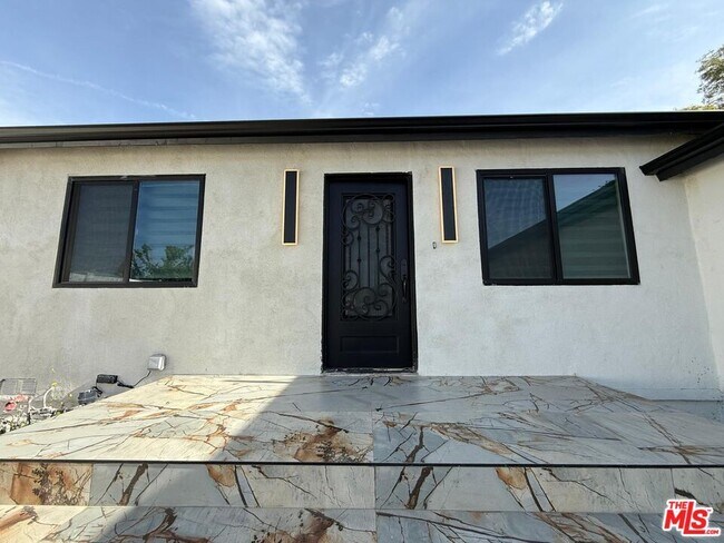 Building Photo - 9846 Monogram Ave
