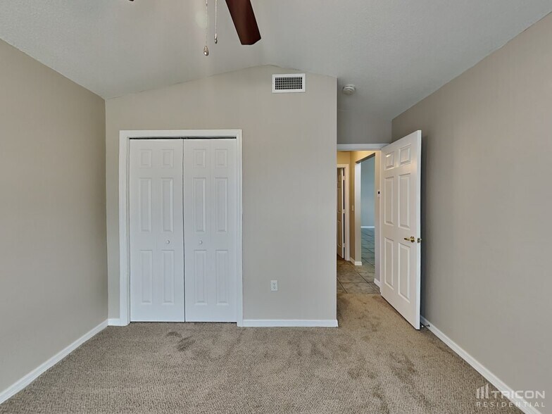 Building Photo - 7641 Manor Dr