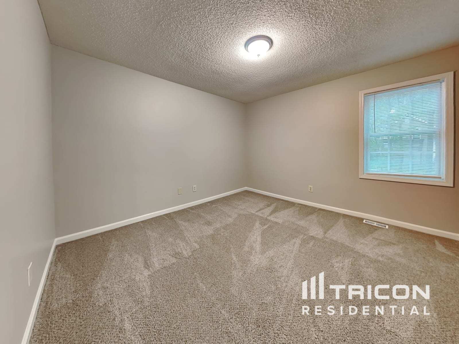 Building Photo - 2709 Owens Dr