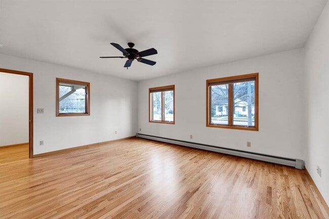 Building Photo - Great 3br Home Near UM Available ASAP