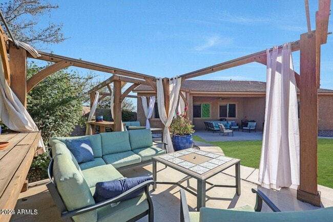 Building Photo - 9422 W Donald Dr