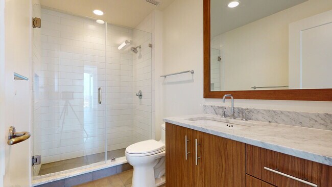 Building Photo - "Luxury Urban Living: Stunning 2-Bed, 2-Ba...