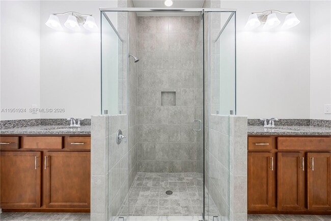 Building Photo - 5120 Willow Crk Dr