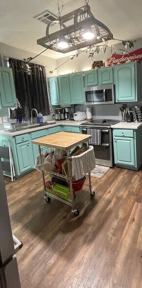 Building Photo - 844 Lebeau St