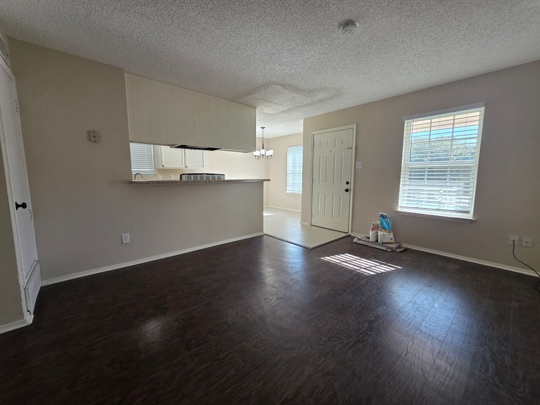 Building Photo - 620 Race St