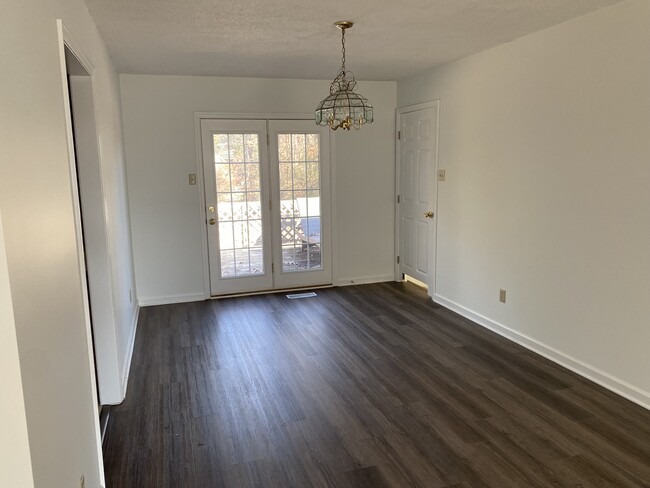 dining area - 1464 Waynesboro Ln