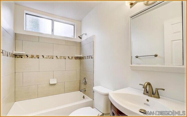 Building Photo - 10456 La Morada Dr