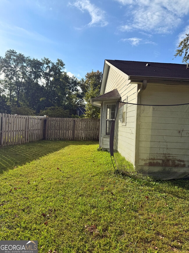 Building Photo - 122 Royal Acres Cir