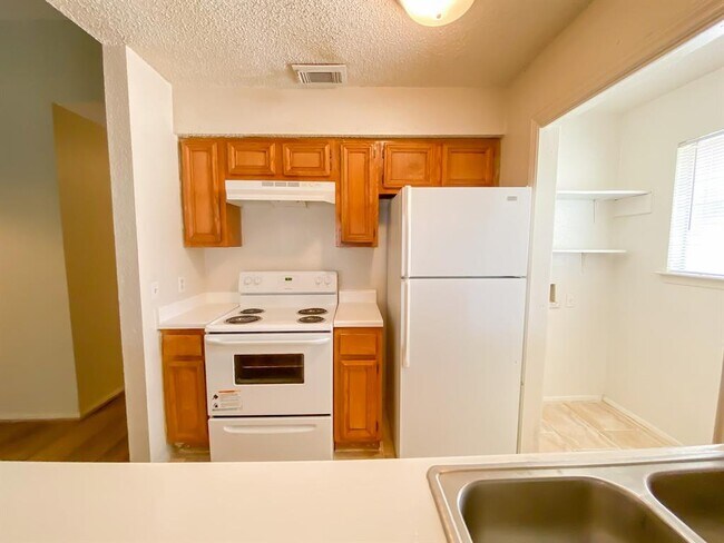 Building Photo - 1308 Brenda Ln