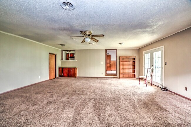 Building Photo - 4824 N Xanthus Ave