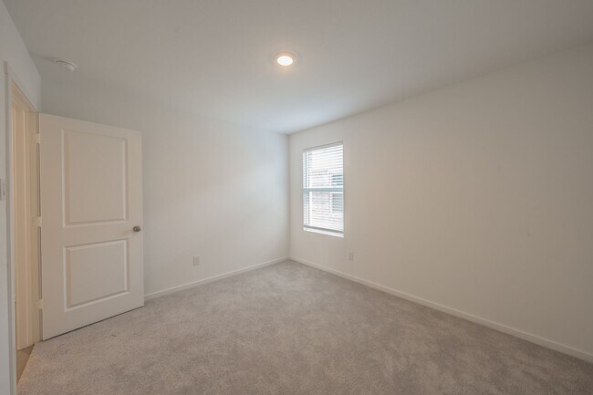 Building Photo - Brand new 3 bedroom 2 bath home Lennar home